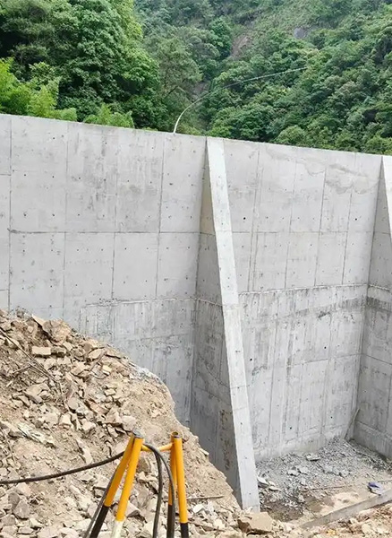 天津河东区重力式挡土墙
